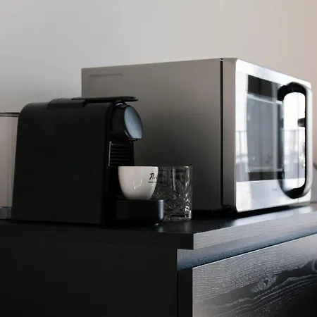 Hotelli Elegant Penthouse Loft - Near The Airport