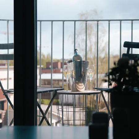 Elegant Penthouse Loft - Near The Airport