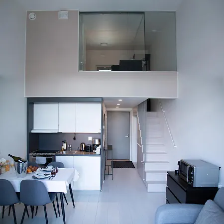 Elegant Penthouse Loft - Near The Airport *