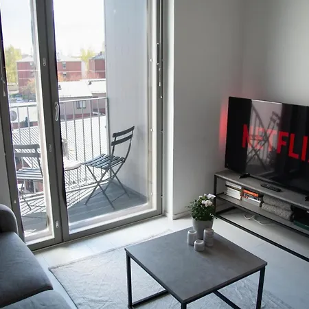 Elegant Penthouse Loft - Near The Airport *