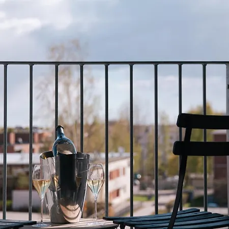 Elegant Penthouse Loft - Near The Airport Vantaa