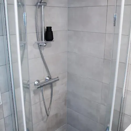 Hotelli Elegant Penthouse Loft - Near The Airport *