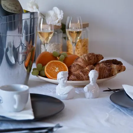 Hotelli Elegant Penthouse Loft - Near The Airport Vantaa