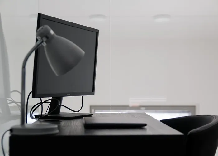 Elegant Penthouse Loft - Near The Airport