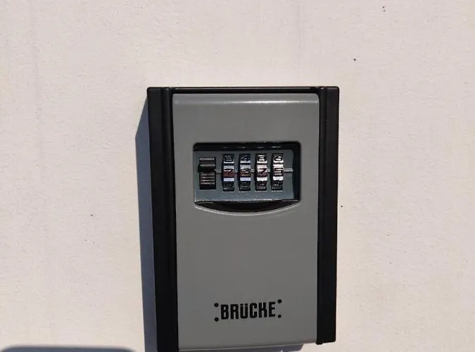 ホテル Elegant Penthouse Loft - Near The Airport *