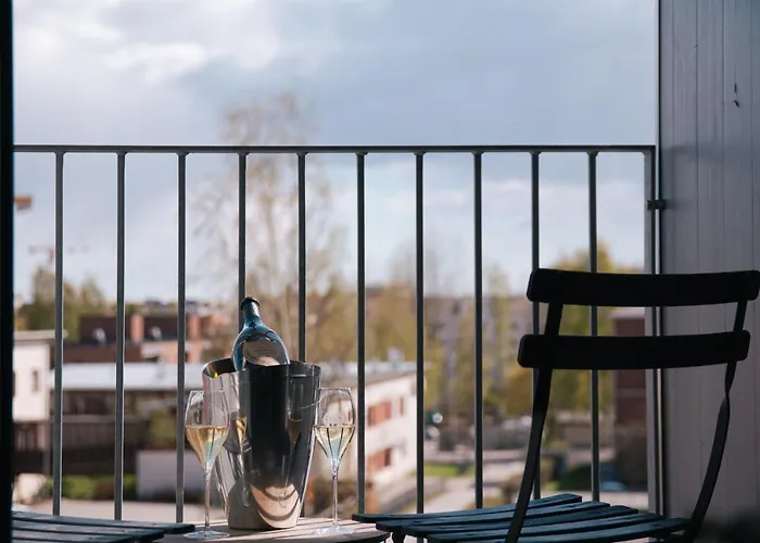 Elegant Penthouse Loft - Near The Airport ヴァンター