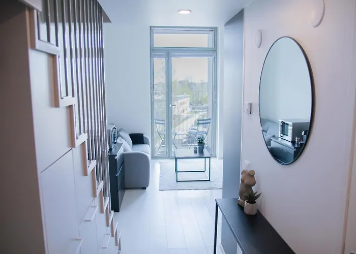 ホテル Elegant Penthouse Loft - Near The Airport ヴァンター