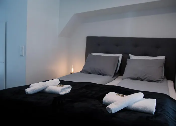 Elegant Penthouse Loft - Near The Airport ホテル