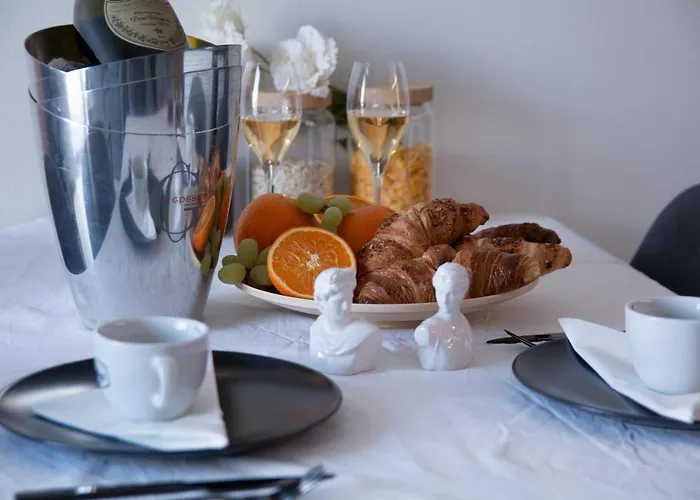 ホテル Elegant Penthouse Loft - Near The Airport ヴァンター