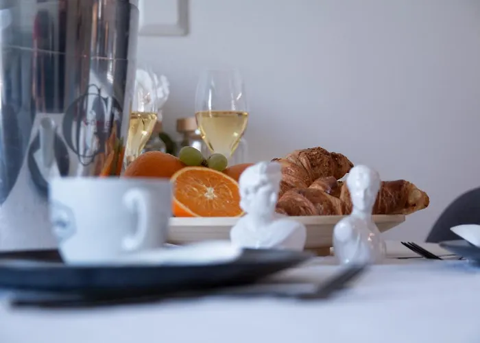 Elegant Penthouse Loft - Near The Airport ホテル *